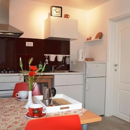 New Studio Love In Center Of Apartment Porec